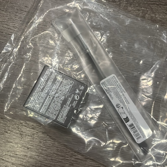 ANASTASIA BEVERLY HILLS Brow Freeze and Dual-ended applicator - Picture 5 of 5